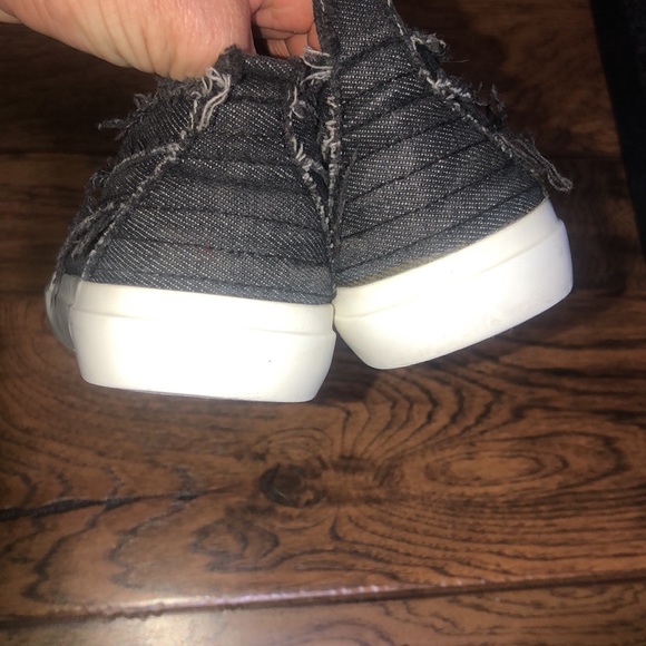 Black distressed Babalu Corkys - Picture 5 of 9